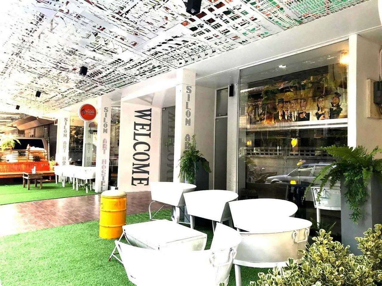 Silom Art Hostel Bangkok Bagian luar foto