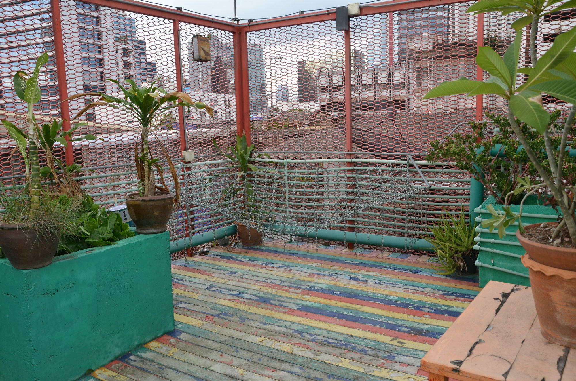 Silom Art Hostel Bangkok Bagian luar foto