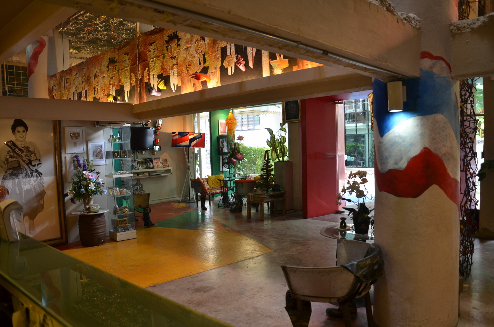 Silom Art Hostel Bangkok Bagian luar foto