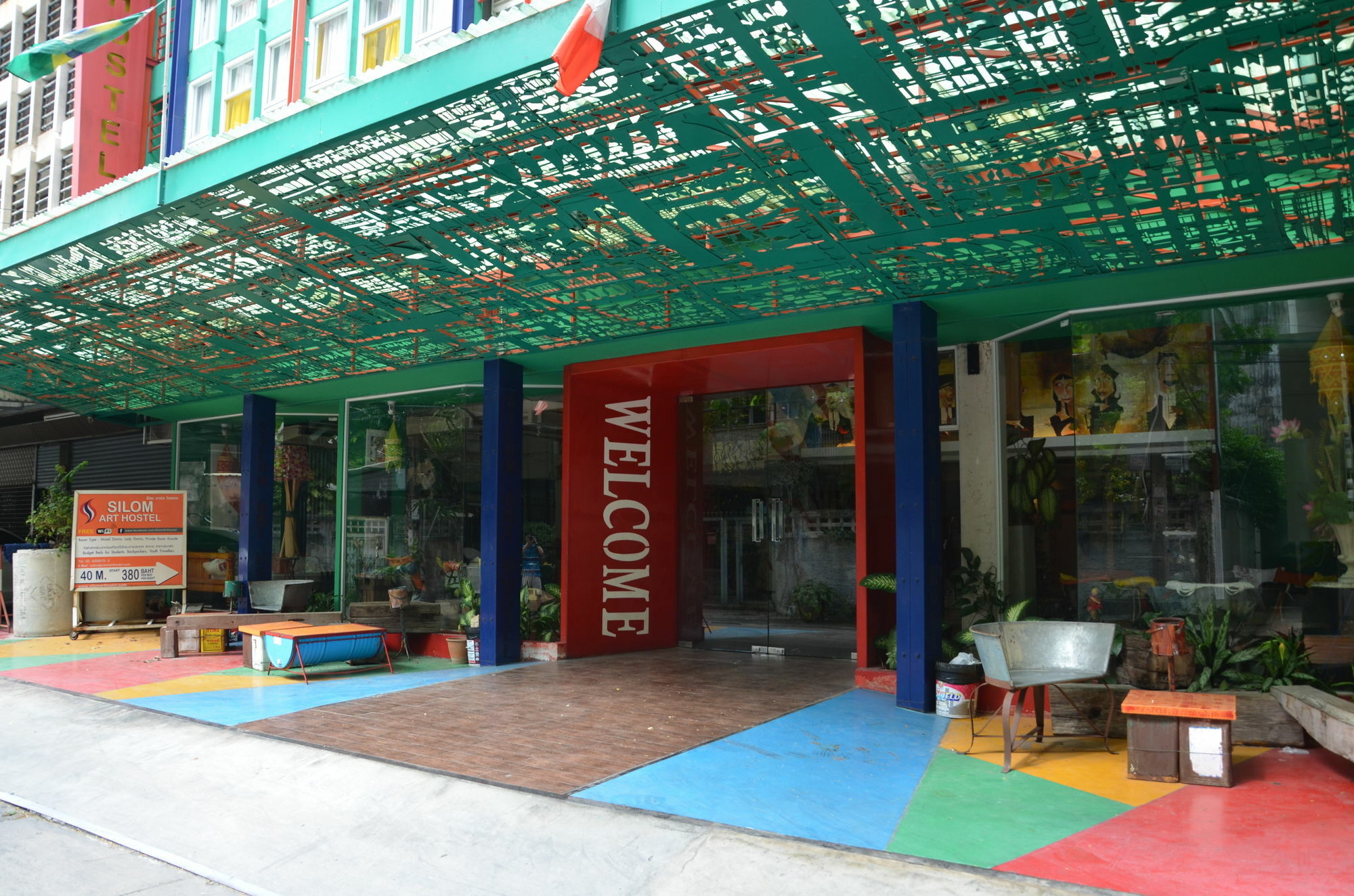 Silom Art Hostel Bangkok Bagian luar foto