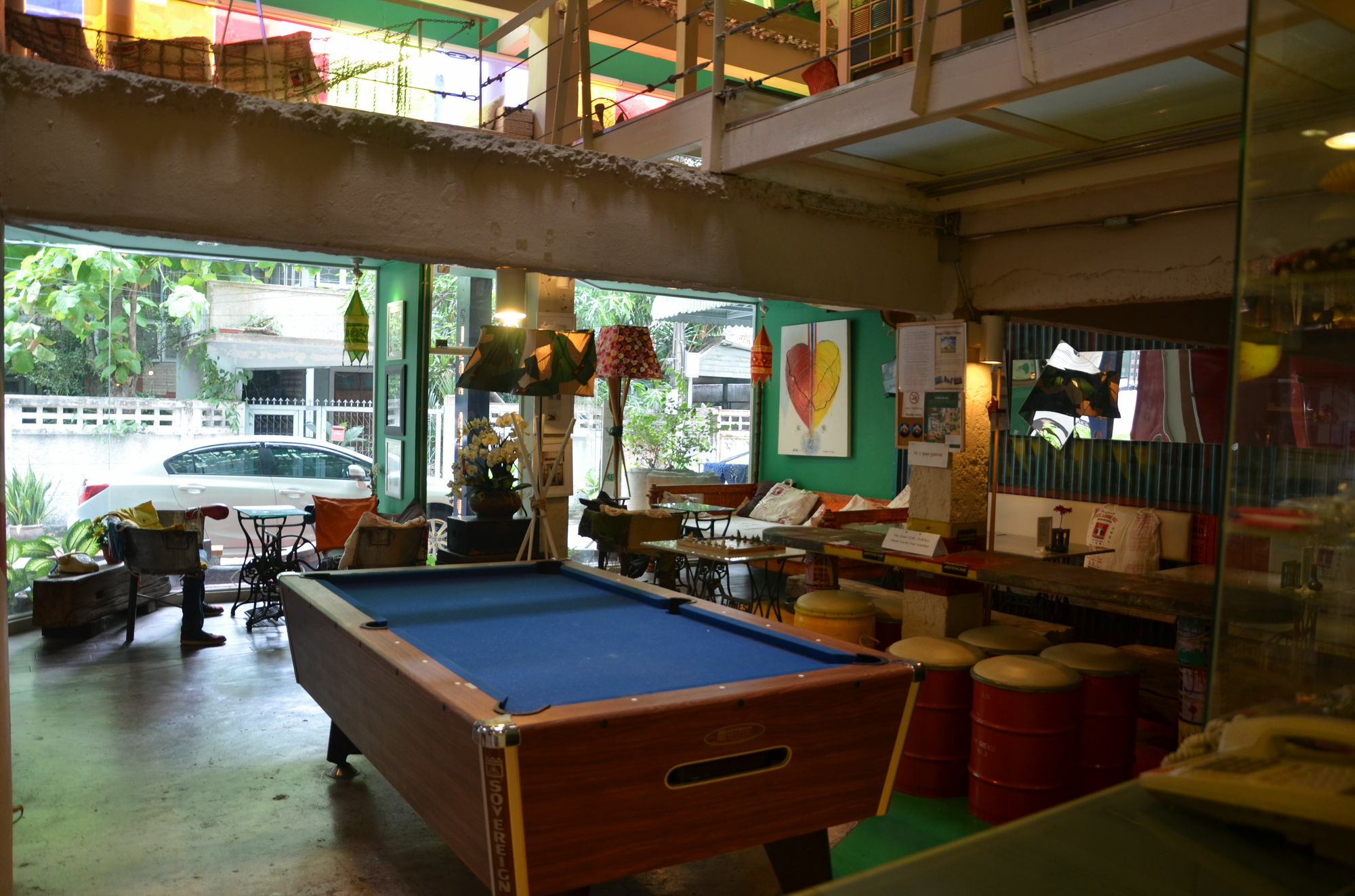 Silom Art Hostel Bangkok Bagian luar foto